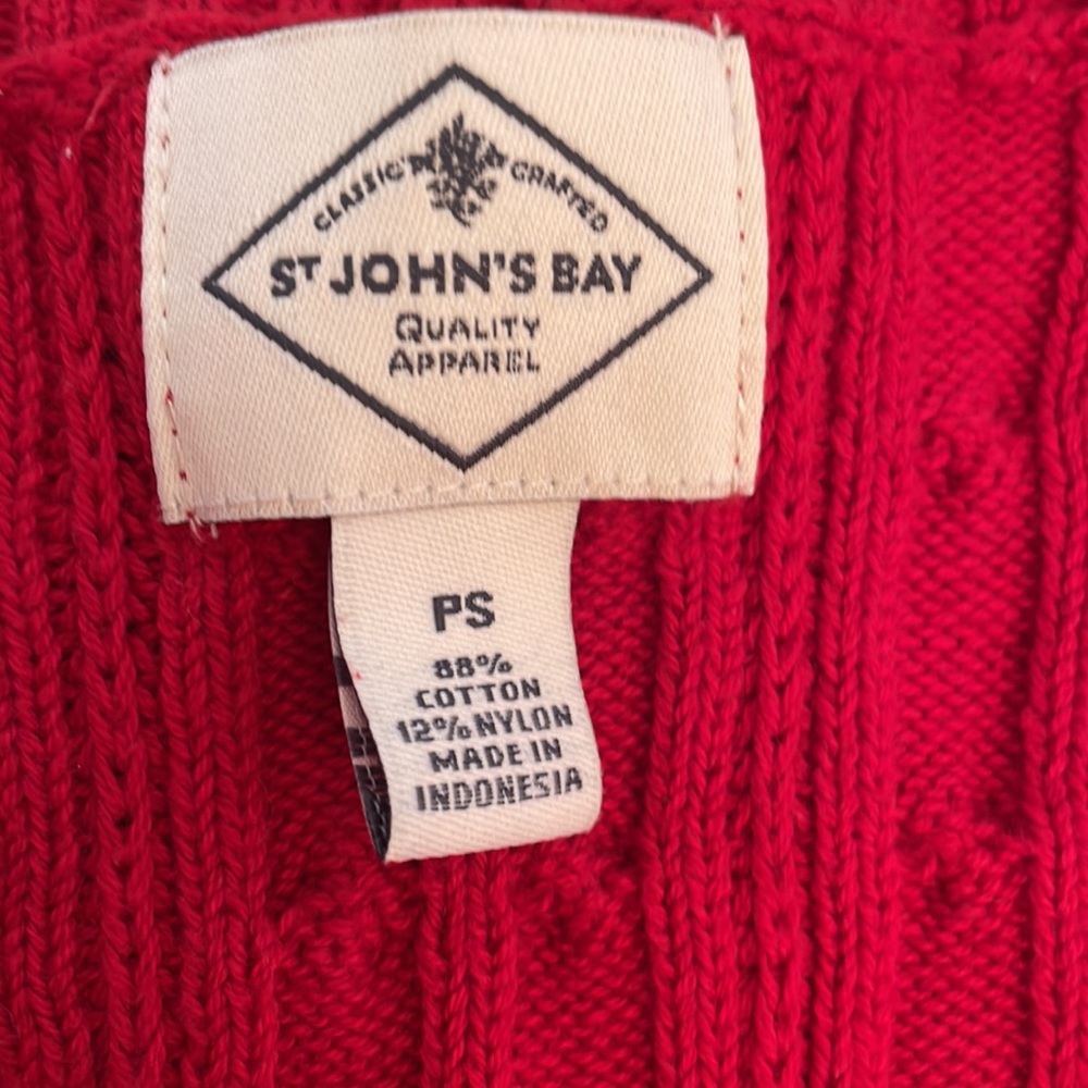 Small red sweater - Picture 3 of 3